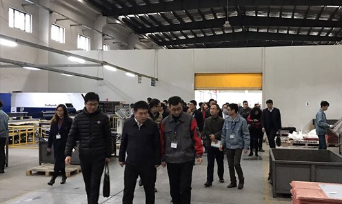 成都市和苏州市经信委领导率团来恒峰g22考察调研